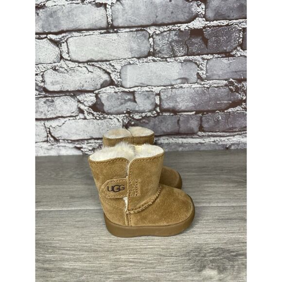 UGG Keelan Tan Brown Suede Sheepskin Lined Boots Toddlers Kids Size 1M US/16EU - Picture 11 of 16